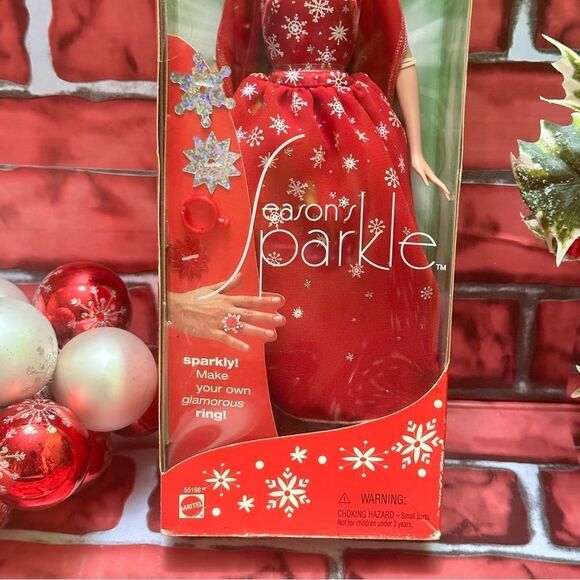 Barbie Season Sparkle Holiday doll - Picture 3 of 5